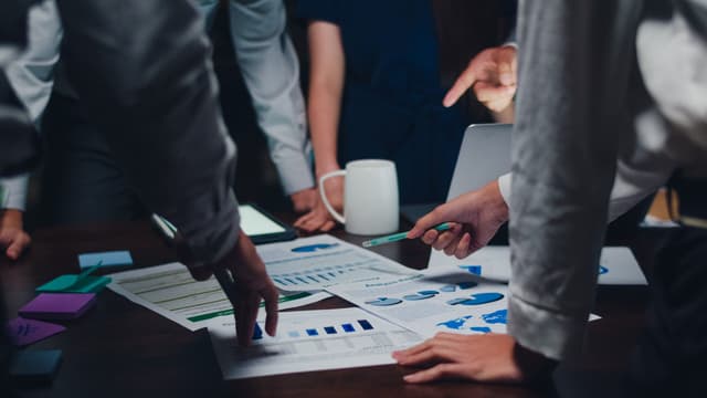 Strategi Pengembangan Bisnis E-Commerce